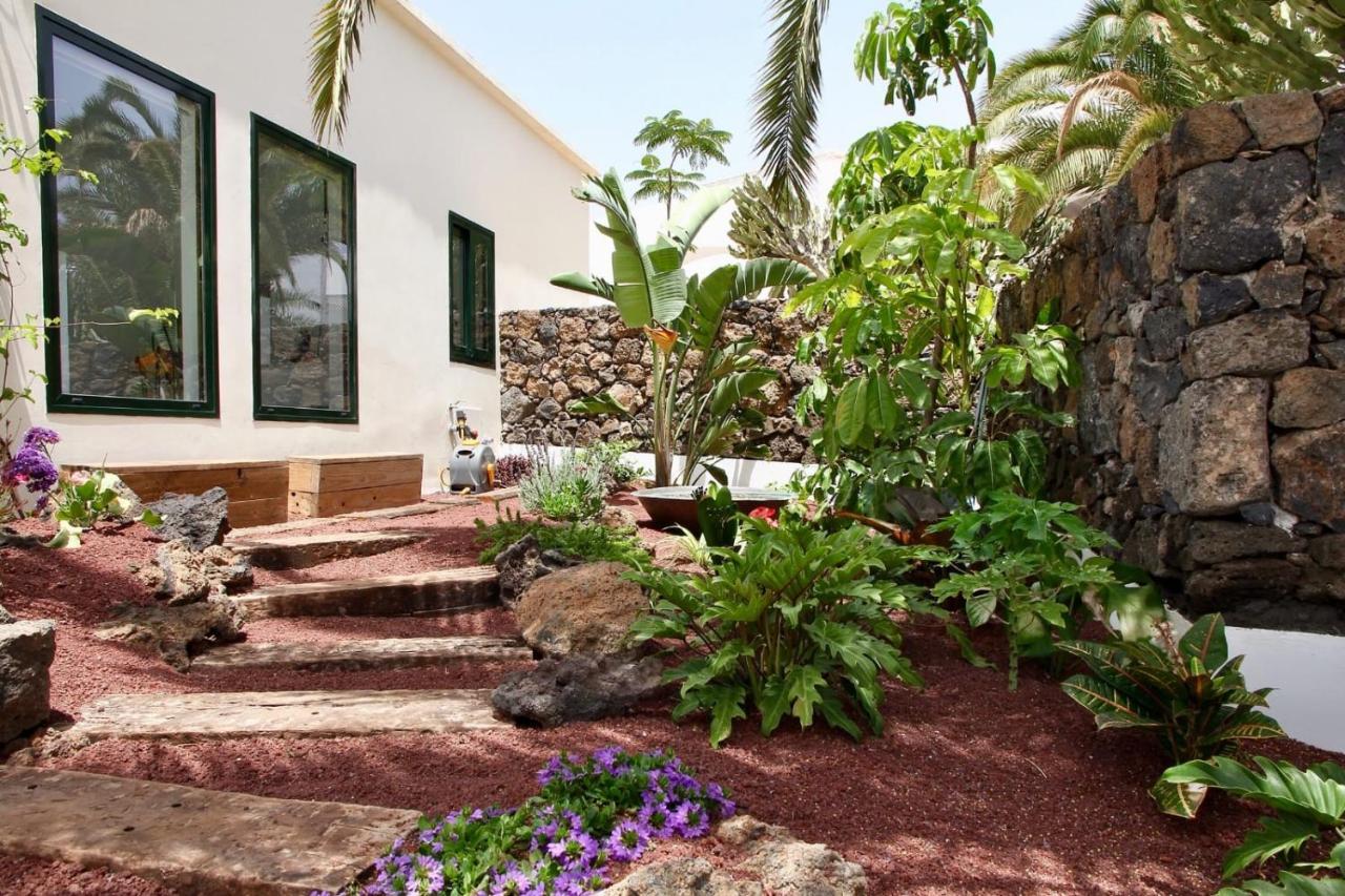Unique, Stylish & Calm El Estanque By The Sea, Adults Only Villa Costa Teguise Ngoại thất bức ảnh
