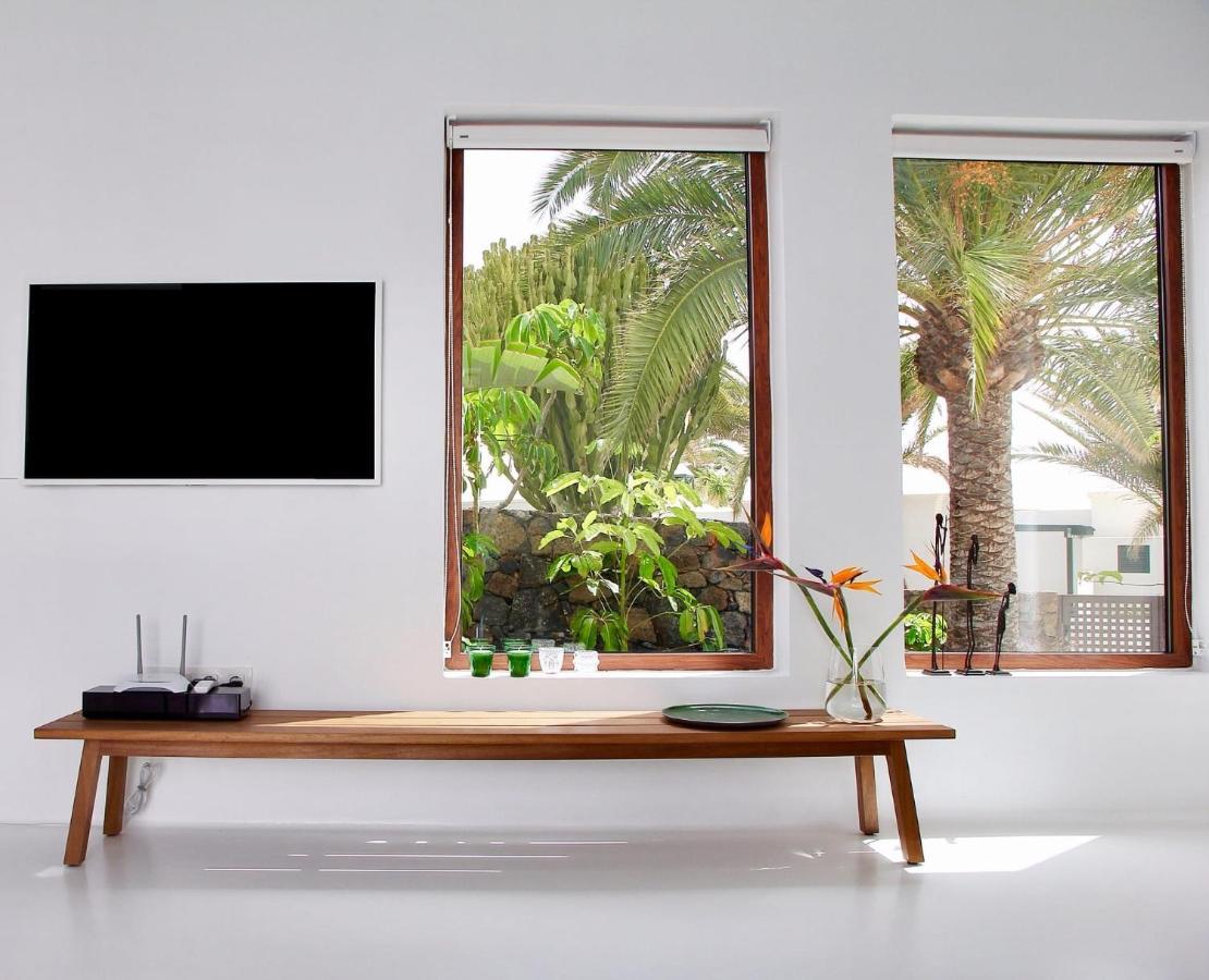 Unique, Stylish & Calm El Estanque By The Sea, Adults Only Villa Costa Teguise Ngoại thất bức ảnh